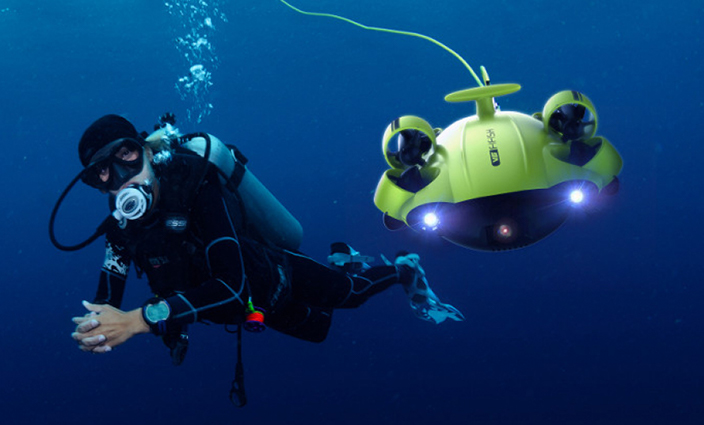FIFISH V6 Underwater Drone: Complete Freedom of Movement